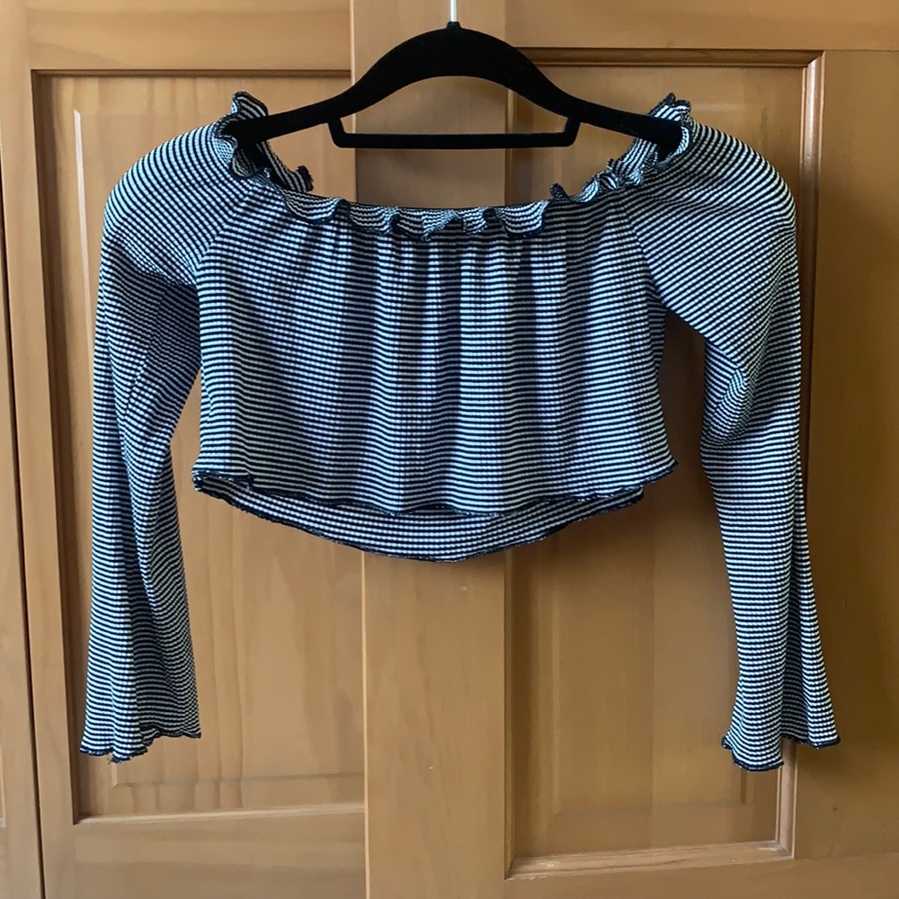 Crop top striped off the shoulder